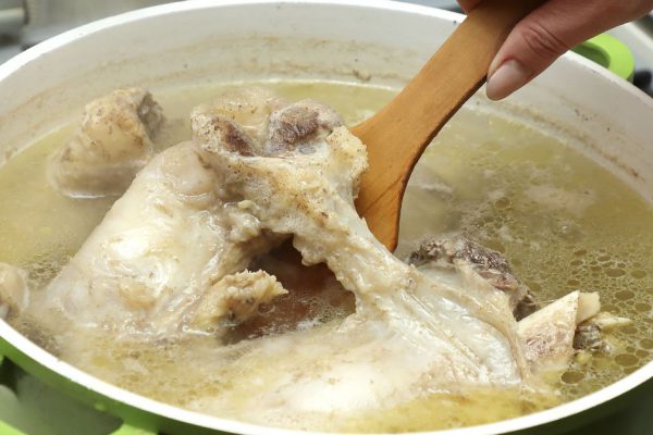 Нутрициолог поведал простой способ получить коллаген из еды, чтобы не скупать разные добавки пачками