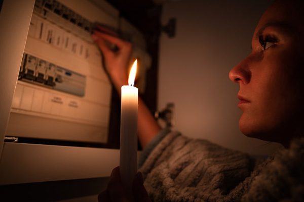 Бабушка объяснила, почему в 90-е часто выключали свет, не слышала такого