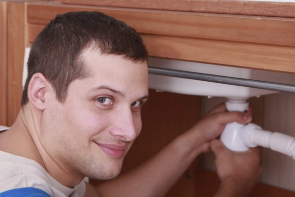 Соскучилась по бригаде сантехников, плоский сифон решил все проблемы, теперь не нужно никого вызывать