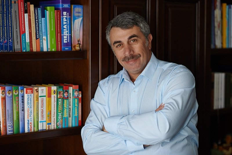 почему ребенок сильно потеет во сне