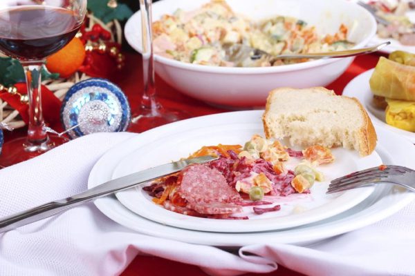 Почему свекровь сделала подарки на 8 марта всем, кроме невестки