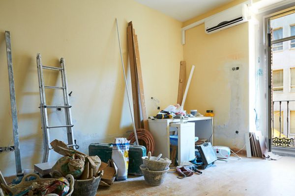 Свекровь подарила молодоженам ключи от квартиры, а они умчались на съемное жилье