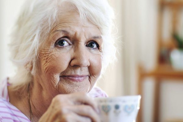 Чем оправдывает себя свекровь, что шестой год не дарит невестке никаких подарков