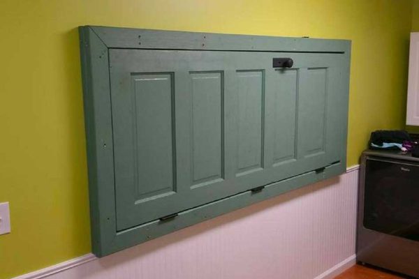 Из чего можно сделать полку, вешалку и даже стол