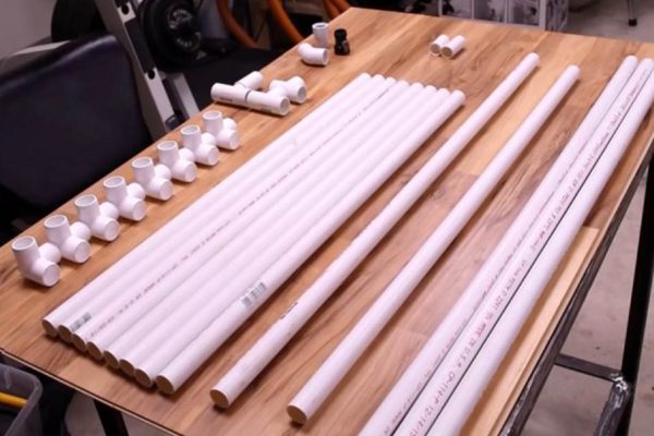 Поделки из ПВХ-труд для дачников по призванию