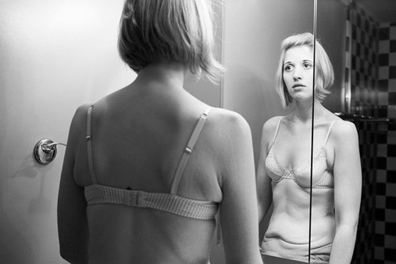 женщина сильно похудела