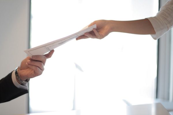 Работодатели в Украине могут взять на работу даже без резюме, новые лайфхаки по трудоустройству