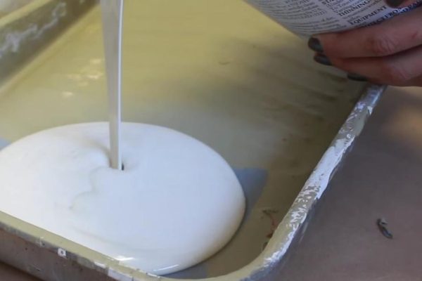 Зачем красить стену в синий цвет не до потолка