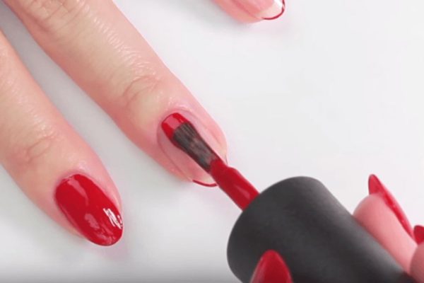 Шикарные ногти в 3 мазка: простой прием для идеально гладкого покрытия!