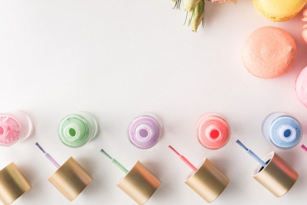 Почему стоит беседовать с мастером маникюра