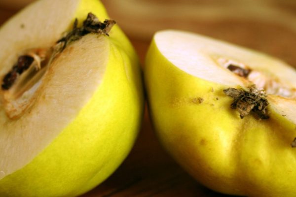 Витаминная бомба: всё внимание приковано только к ней! Свойства айвы, о которых ты не знал.