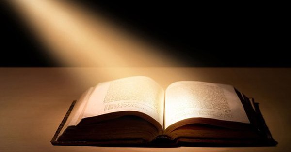 Почему стоит читать? Эти 10 причин убедят тебя немедленно взять в руки книгу.