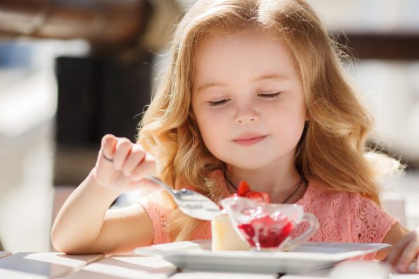 Кому не стоит есть клубнику в больших количествах