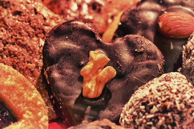 шоколад с орехами