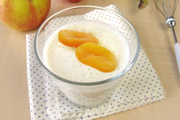 Зачем употреблять кефир с сухофруктами