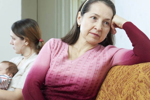 Сколько платить бабушке за то, что она сидит с родными внуками