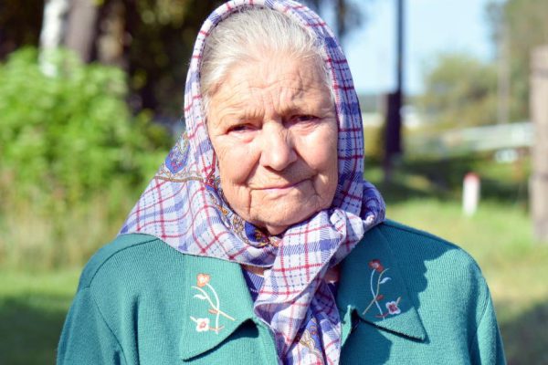 Семья приютила пожилую тетку из деревни, они даже не представляли, чем это обернется