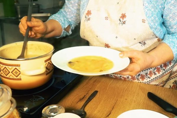 Начинаю приготовление с молитвы, и суп без мяса получается удивительно вкусным