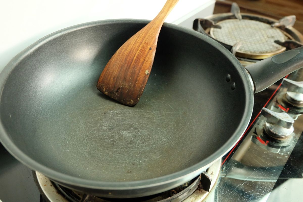 Посуда с антипригарным покрытием и ее место на кухне