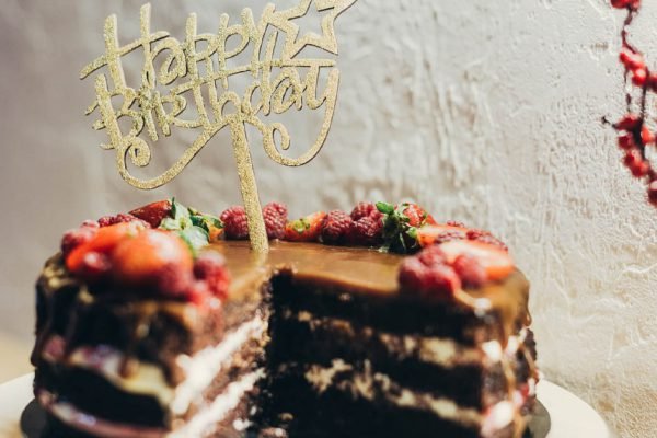 Пришли поздравить невестку с днем рождения, а она нас даже на порог не пустила