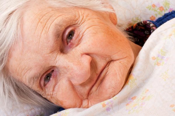 Мне надоело ждать помощи от своих детей, они только отмахиваются от меня, но я это терпеть не буду, пришло время их проучить