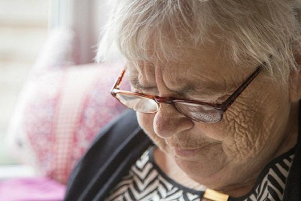 Почему не стоит осуждать тех, кто сдает родителей в дом престарелых