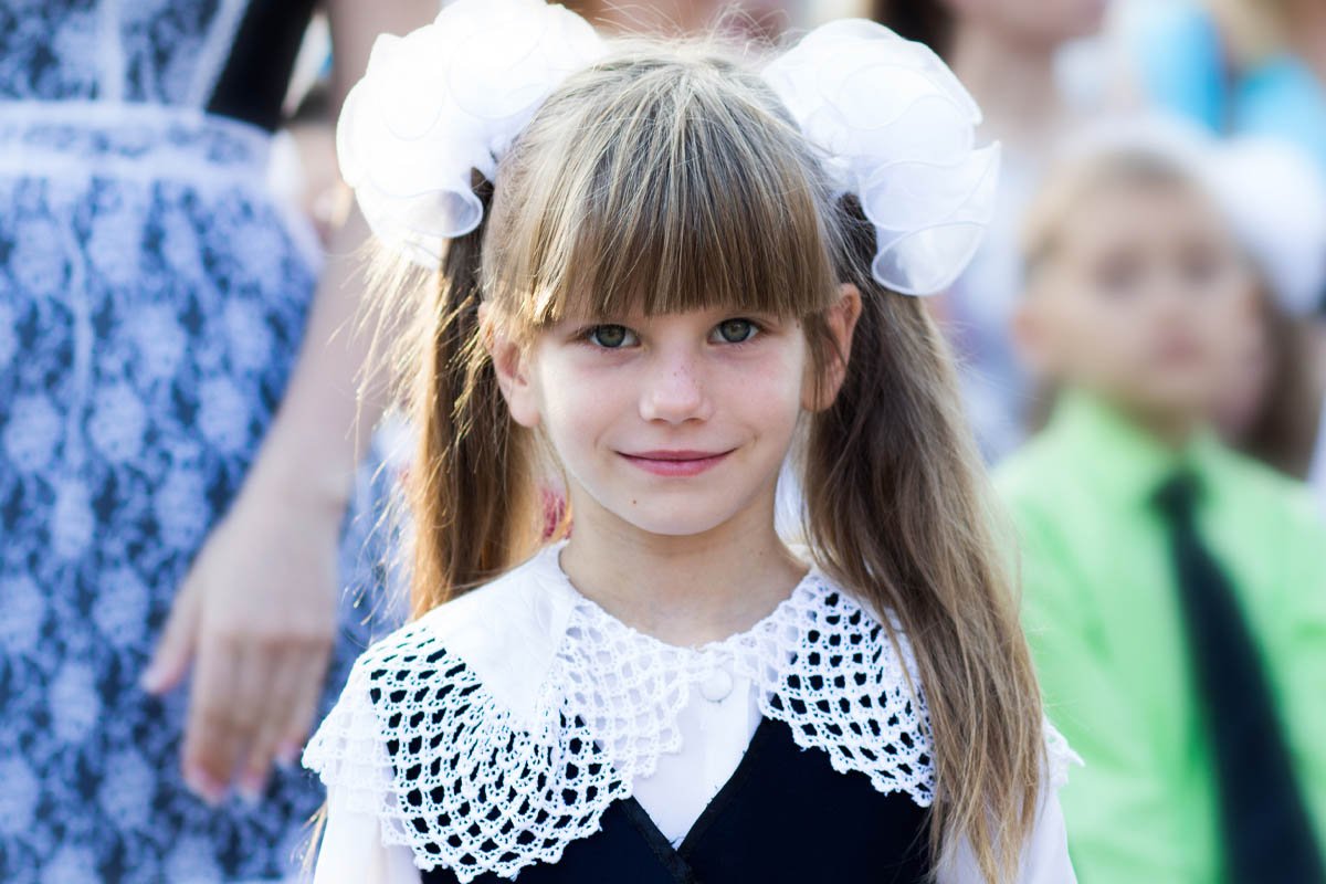 прически в школе