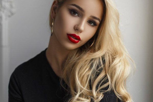 Действительно знатные женщины не равняются на красоток из Инстаграма, считая, что это ниже собственного достоинства