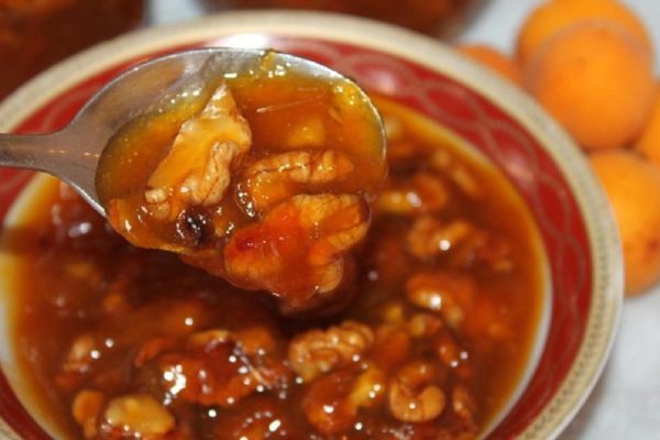 Мёд и орехи — яд в чистом виде! 6 сочетаний продуктов, которыми ты травишься ежедневно.