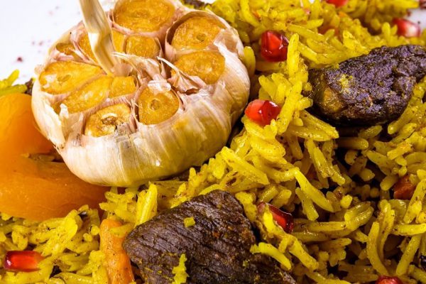 Восточная хозяйка раскрыла секреты рассыпчатого ароматного плова