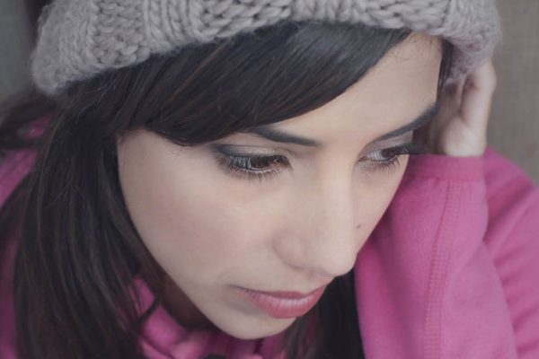 Как отец, что оставил мать с двумя дочками одну, получил свое