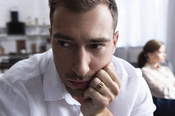 Наш брак все считали идеальным, а мою жену — святой, но они просто не знали всей правды