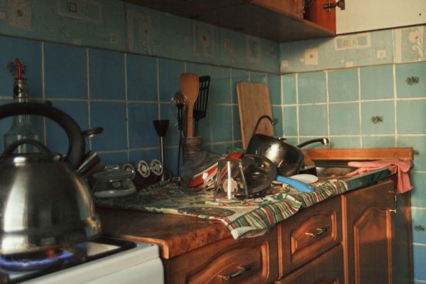 Бесполезные вещи, которым не место на кухне уважающей себя хозяйки, начинаем расхламление