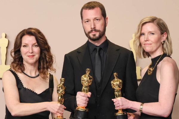 Стало известно, кому достался «Оскар» в 2024 году: Украина одержала свою первую статуэтку