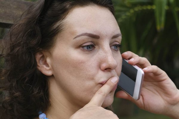 Стоит ли спасать бесхарактерную маму от пренебрежительного отношения невестки