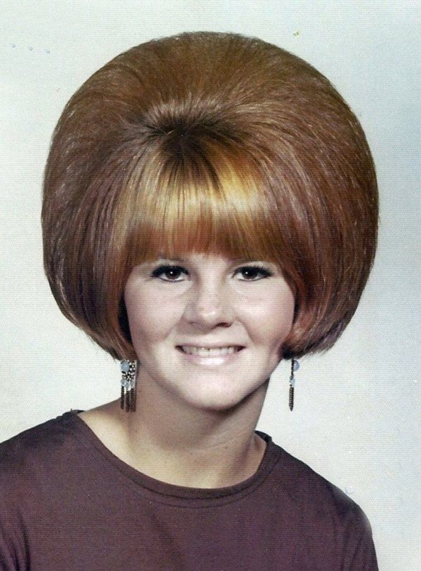 прически с начесом на средние волосы