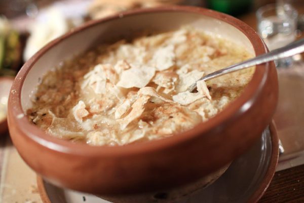 Шеф-повар озвучил ошибки безрассудных пенсионеров, что пристрастились варить костный бульон