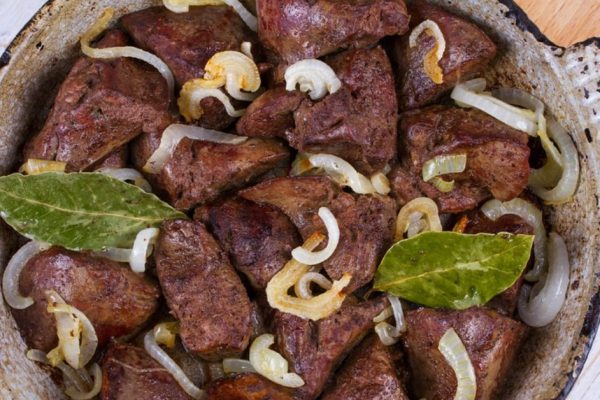 Инструкция по приготовлению куриной печени с луком в фольге