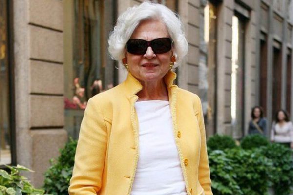 Живой пример, что в шестьдесят можно очаровывать молодых мужчин, если ты икона стиля