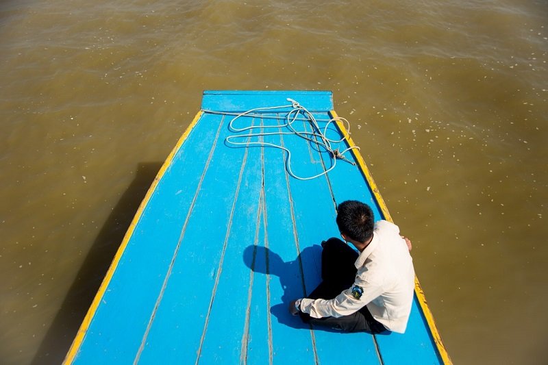 человек на пристани