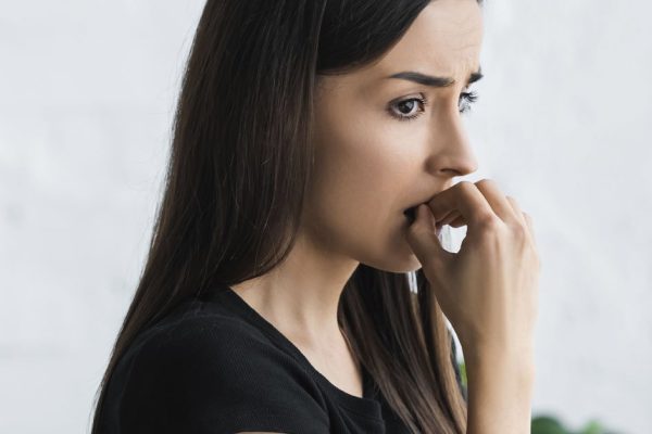 Соседка сказала, что мой благоверный был замечен в компании какой-то барышни, мчусь домой, чтобы разоблачить предателя