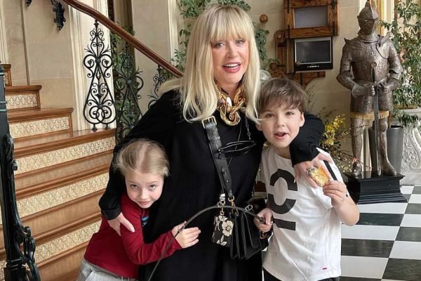 Годами все обсуждали, что Примадонна не сможет продать свой замок, но, кажется, у нее получилось