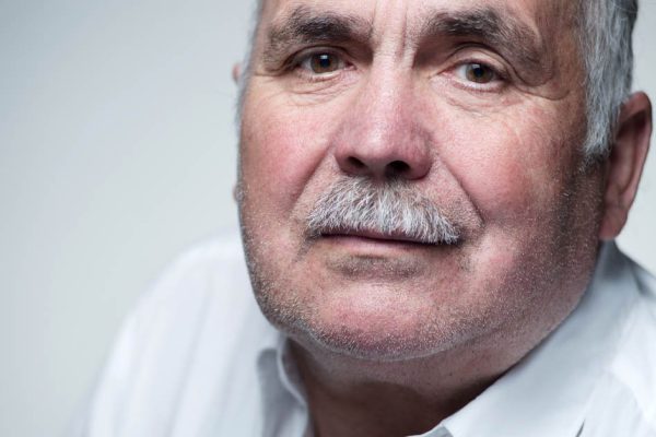 Все рты раскрыли от того, как отец поставил на место директрису, которая высмеяла его дочь