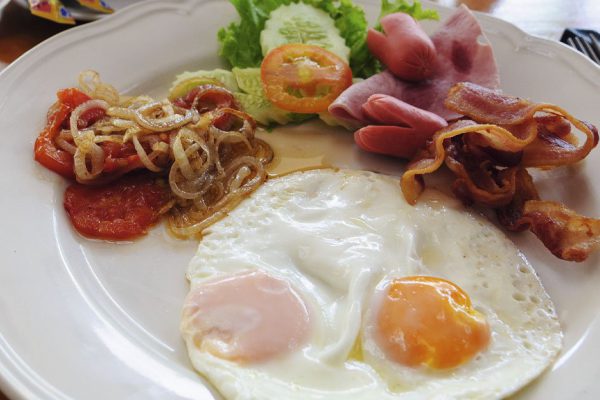 Всегда вставала в 5 утра, чтобы в 7 муж завтракал свежеприготовленной едой, но мне надоело