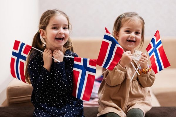 Наш ребенок уже год ходит в школу в Норвегии, и я точно могу сказать, что нашему образованию еще далеко до этого уровня