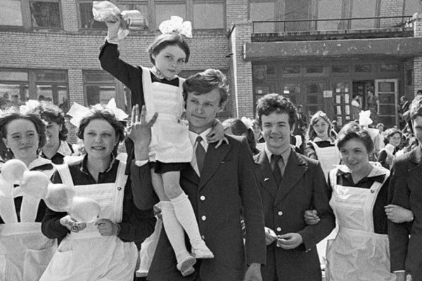 Как отмечали последний звонок в советских школах и что делало этот праздник незабываемым