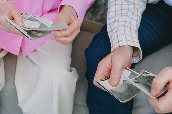 Увидев моего жениха впервые, мама побледнела и замерла в ужасе, такой реакции я не ожидала