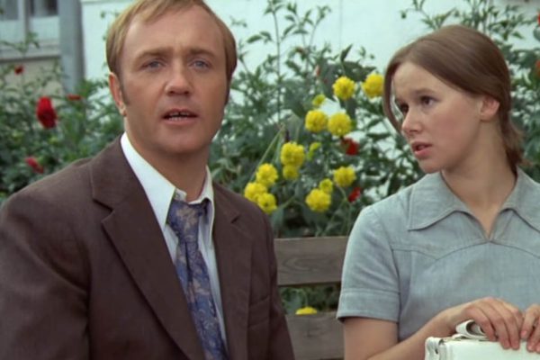 За что бессовестный сантехник Афоня издевается над примерной Катей