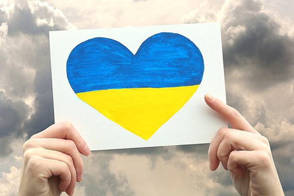 На какие знамения обращает внимание экстрасенс Людмила Хомутовская