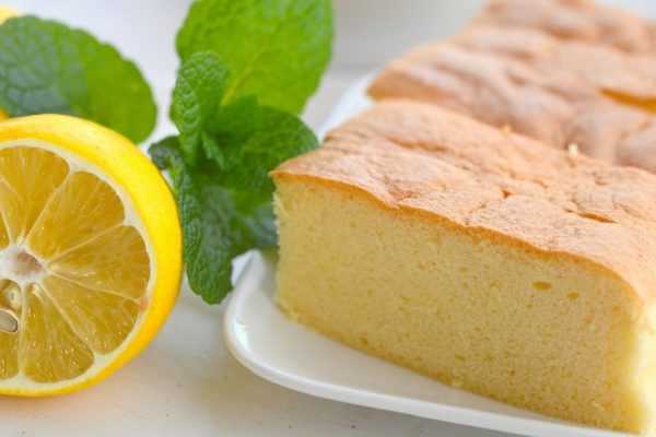 Рецепт высокого бисквита, в котором самое трудное — не заглядывать в духовку раньше срока